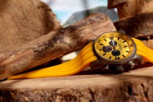 黄色の腕時計大特集